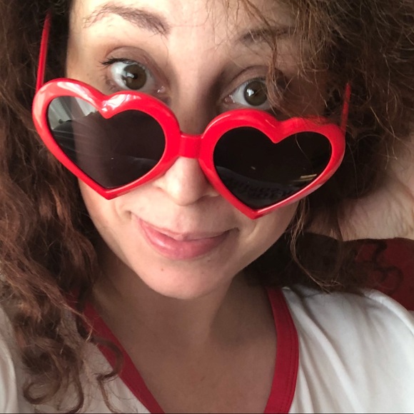 Heart shaped sunglasses red pink black white new - Picture 2 of 7